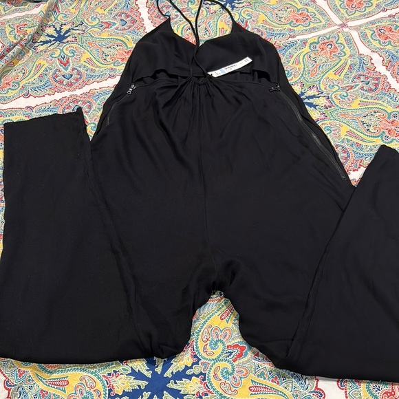 Black Alice & Olivia Sleeveless Jumpsuit - Picture 15 of 16